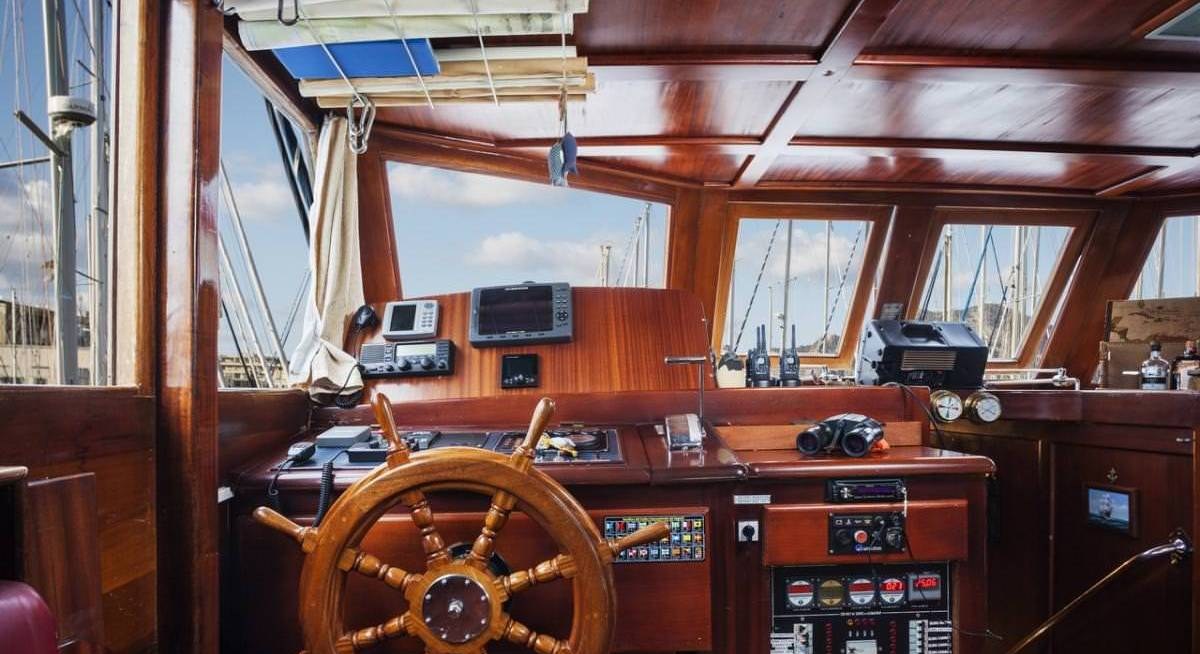 LATIFE SULTAN yacht charter 4