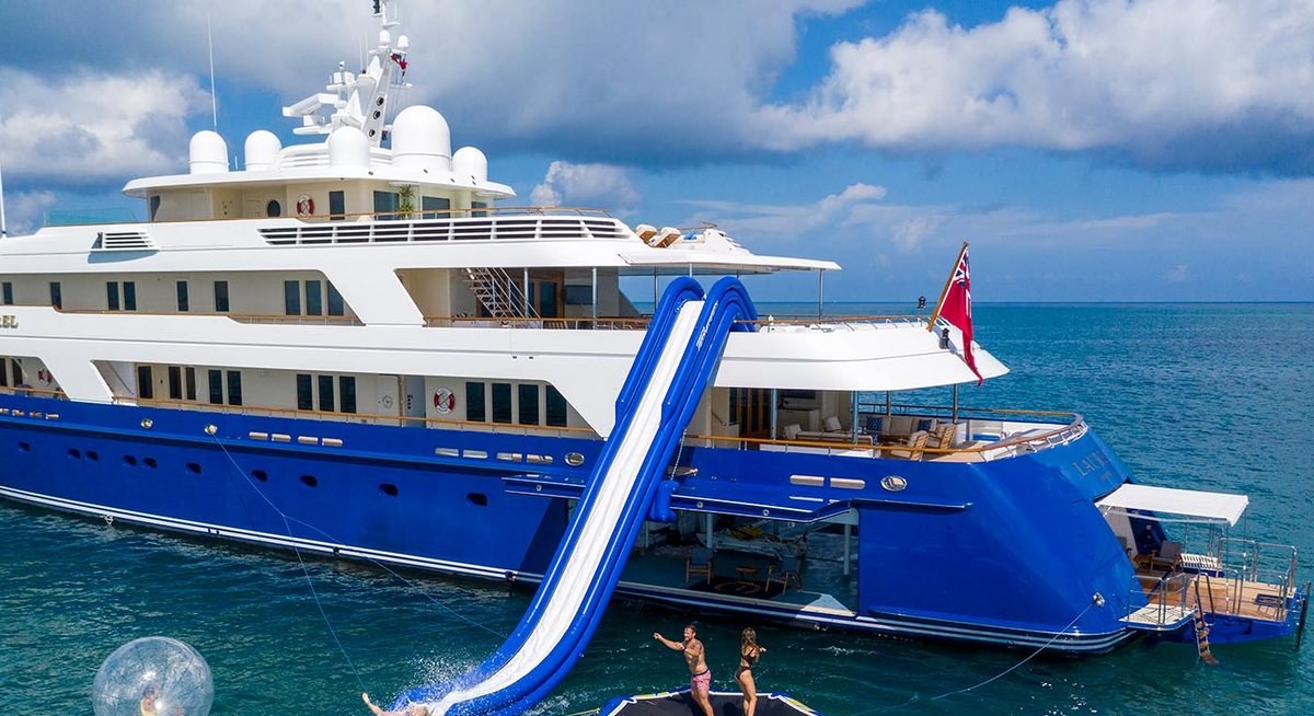 LAUREL yacht charter 5