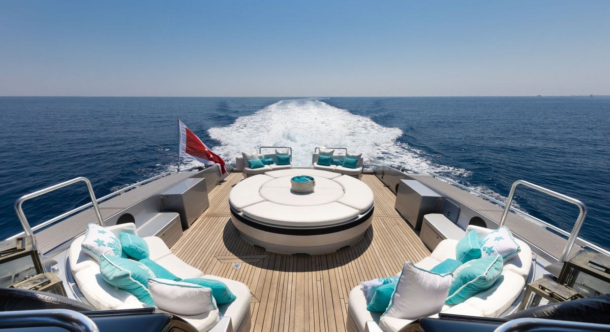 LAUREN V yacht charter 4