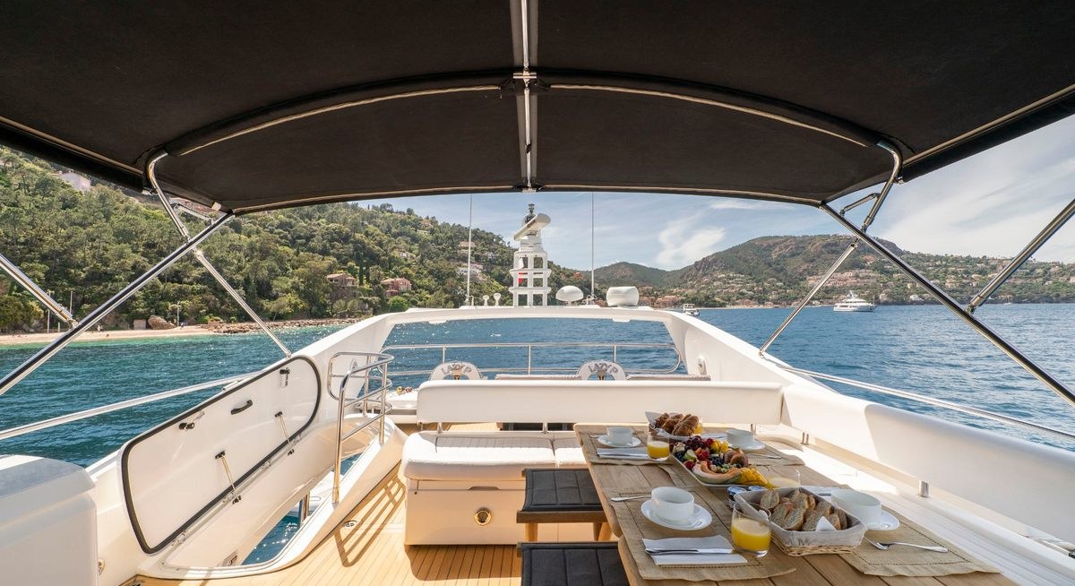 LAZY P yacht charter 4