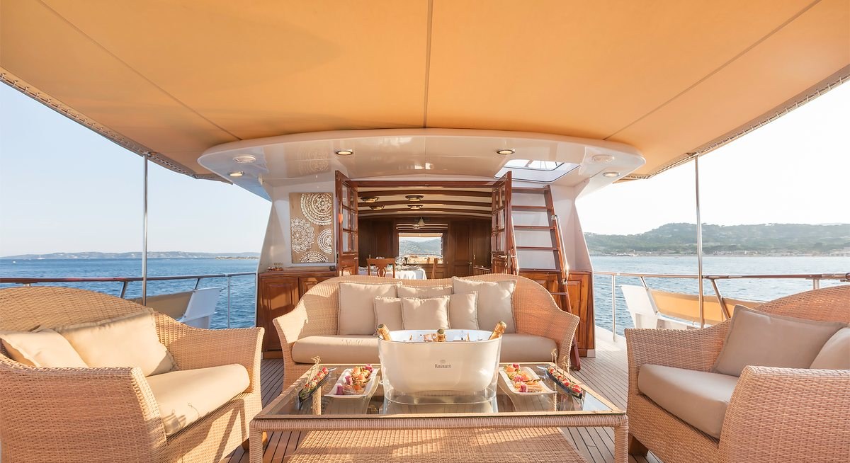 LE KIR ROYAL yacht charter 2