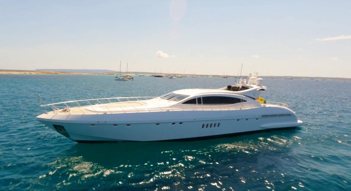 LE MAGNIFIQUE YACHT CHARTER yacht charter