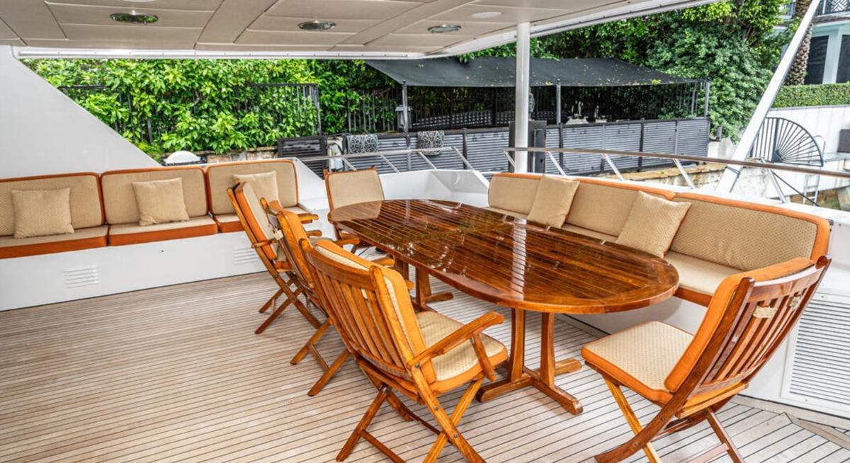 LE MONTRACHET yacht charter 4