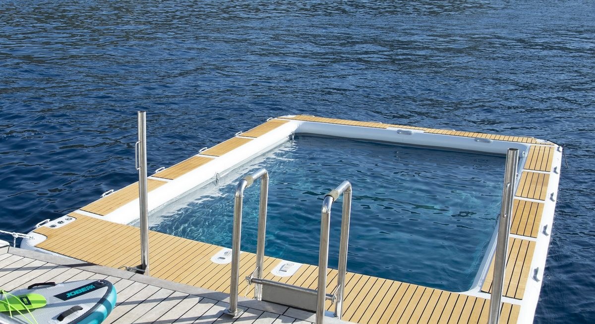 LE PONANT yacht charter 2