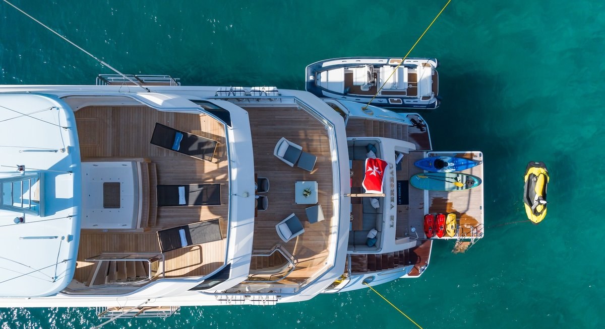 LE VERSEAU yacht charter 5