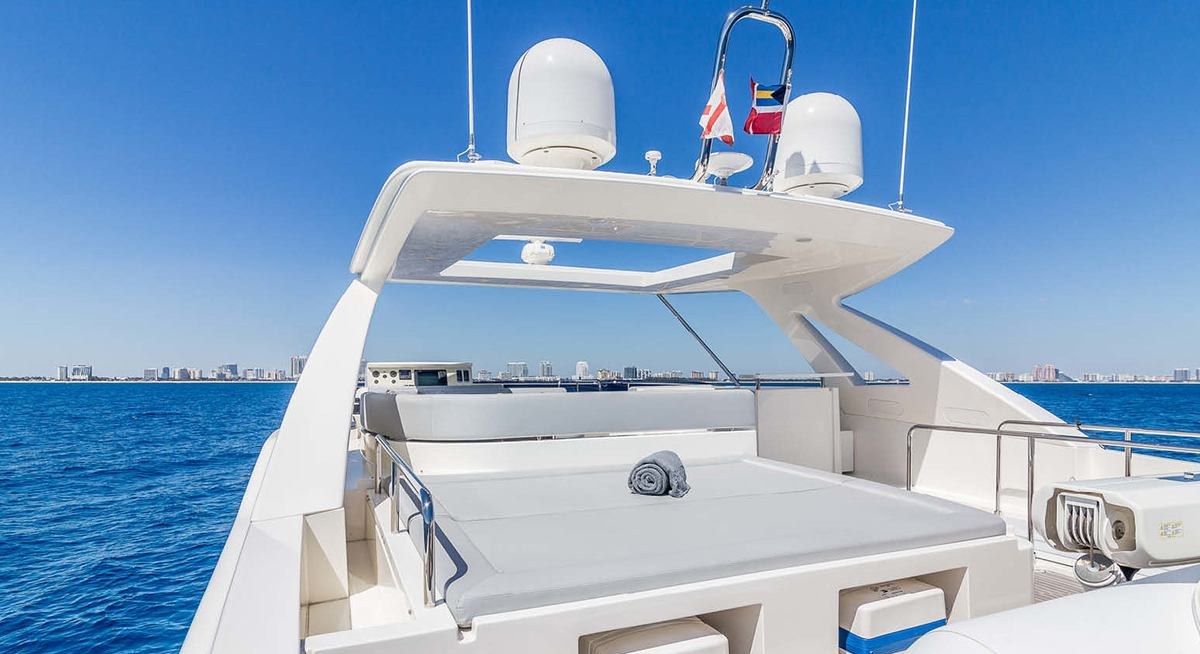 LEON yacht charter 4