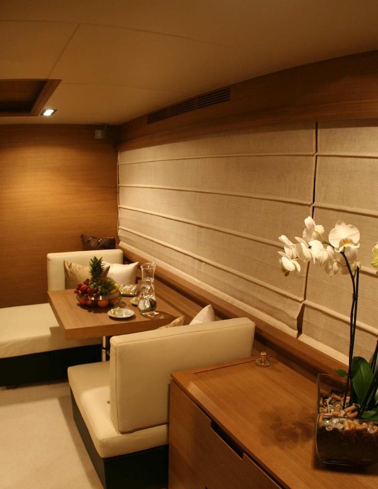 LEONARDO yacht charter 3