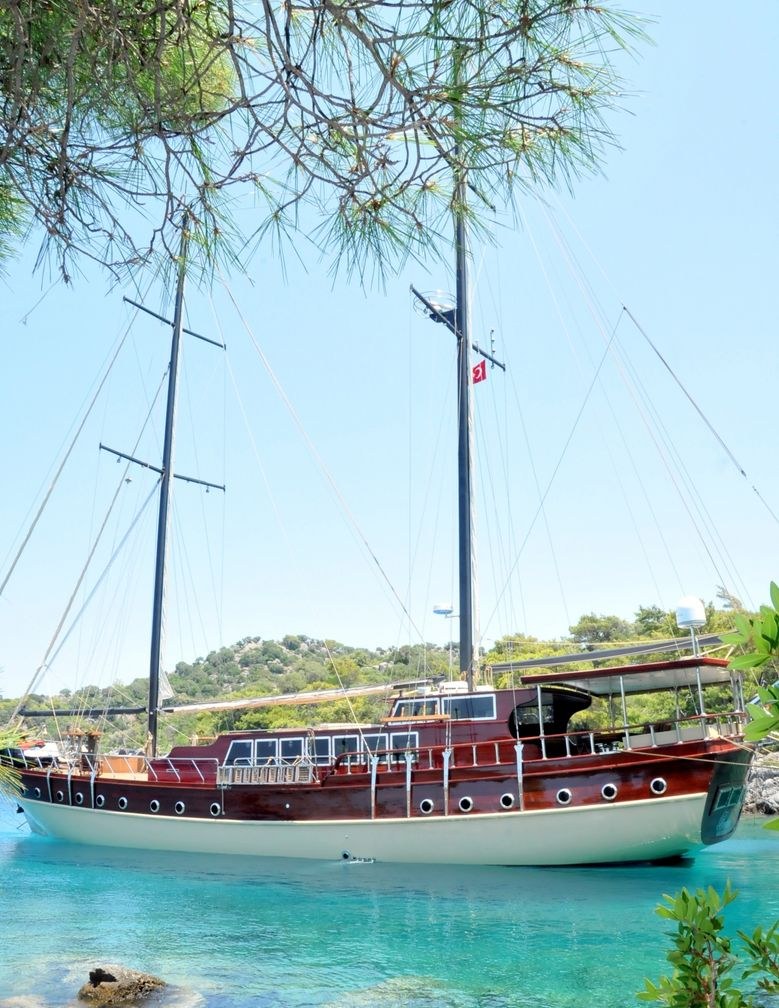 LET'S DANCE yacht charter 5