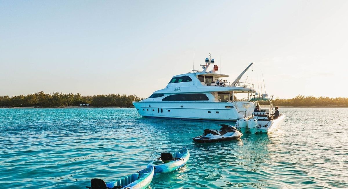 LEXINGTON yacht charter 5
