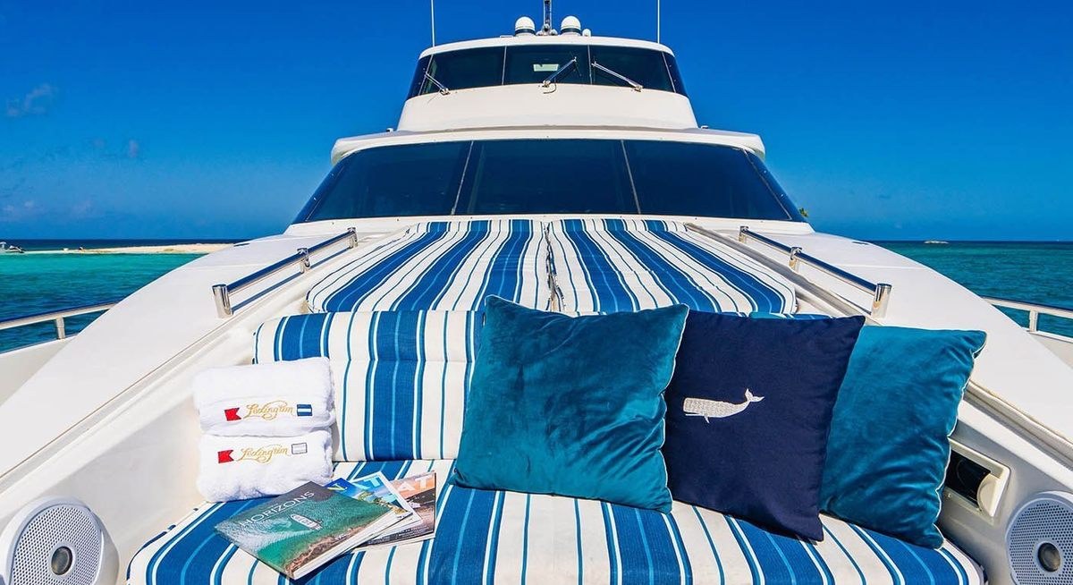 LEXINGTON yacht charter 2