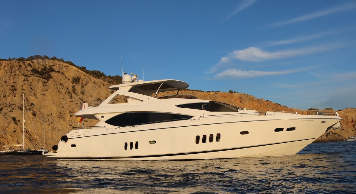 LI-JOR yacht charter 1
