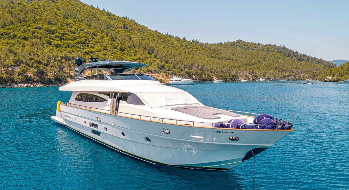 LIBERATA YACHT CHARTER yacht charter