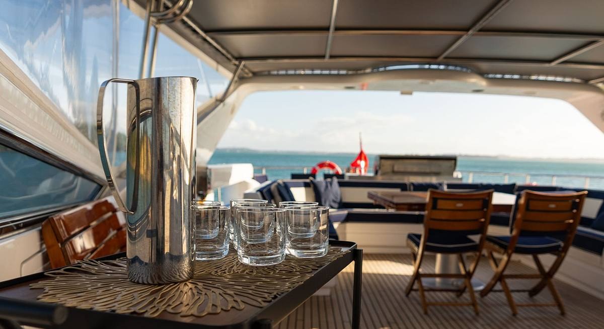 LIBERTE IV yacht charter 3