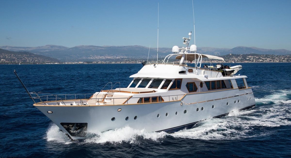 LIBERTUS yacht charter 1