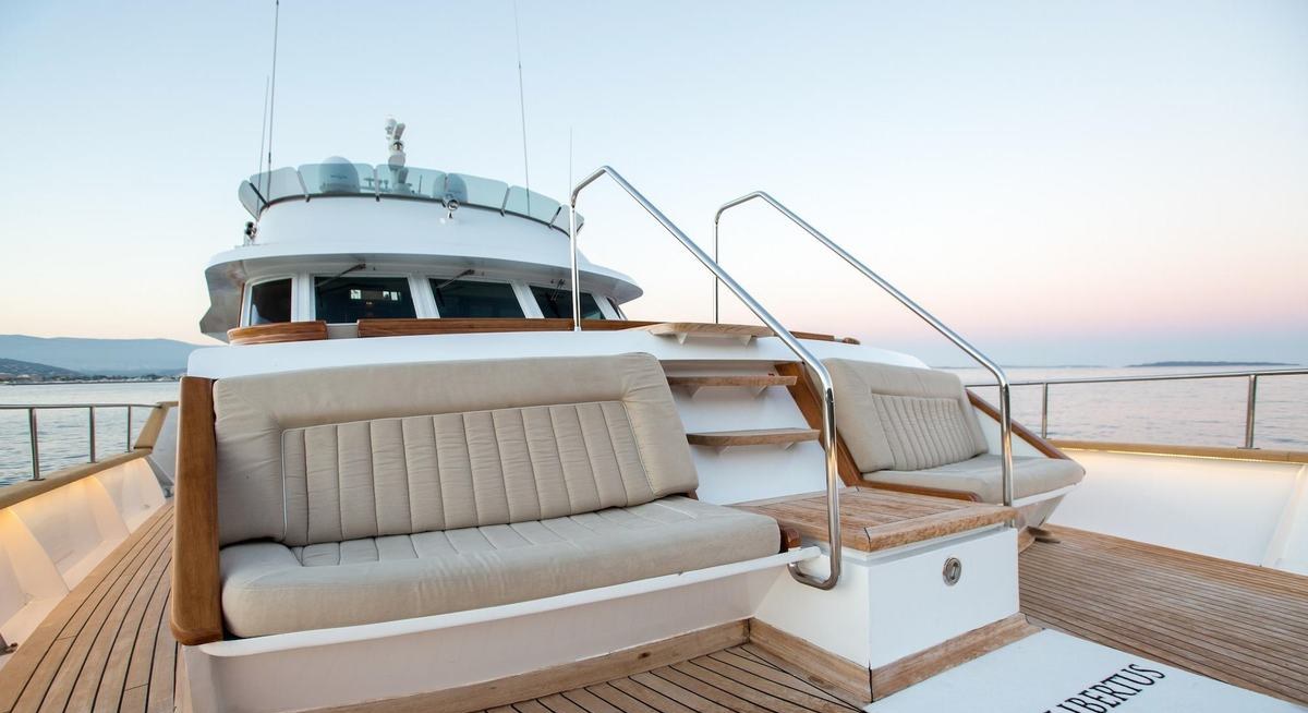 LIBERTUS yacht charter 2