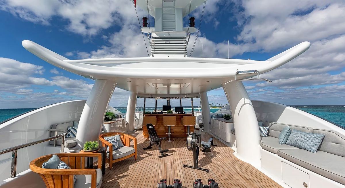 LIND yacht charter 3