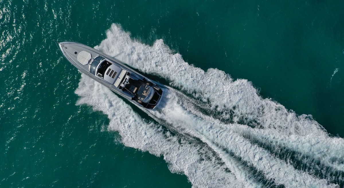 LION yacht charter 2