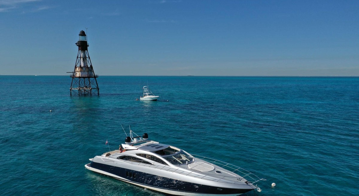 LION yacht charter 1