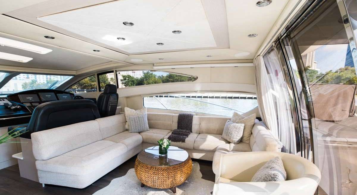 LION yacht charter 4