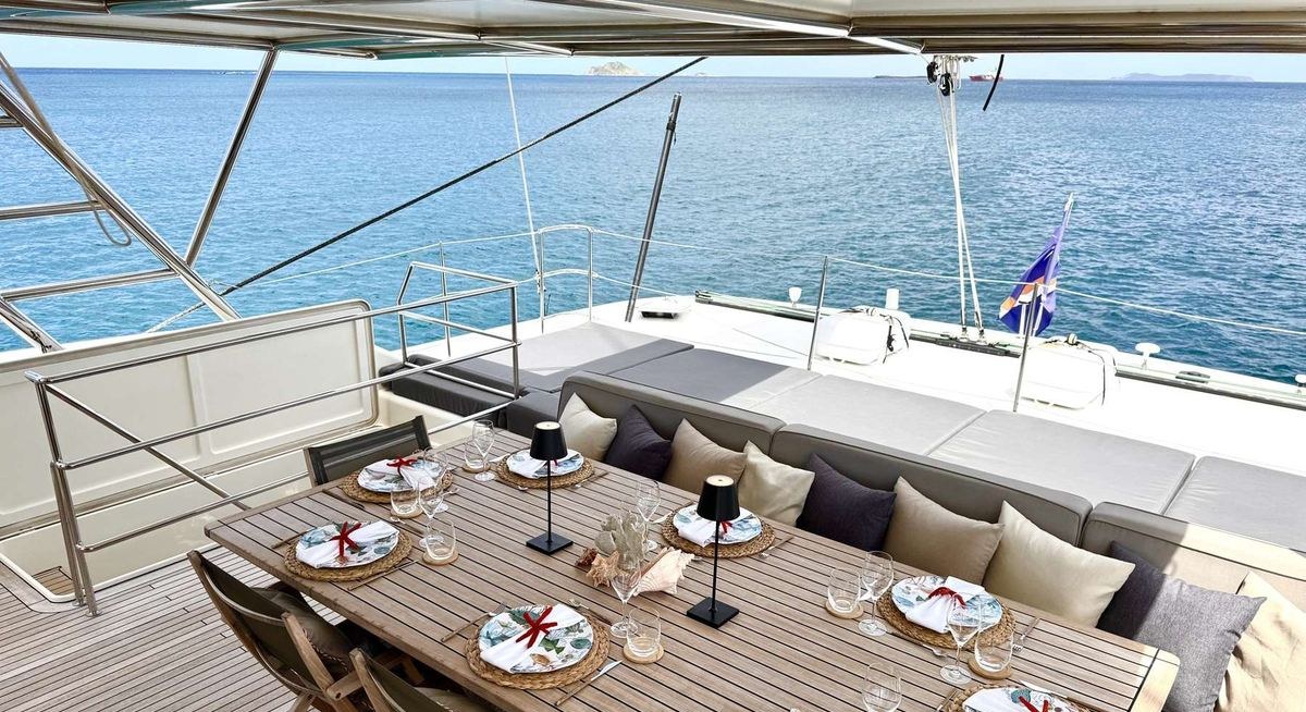 LITTLE GIANT yacht charter 2
