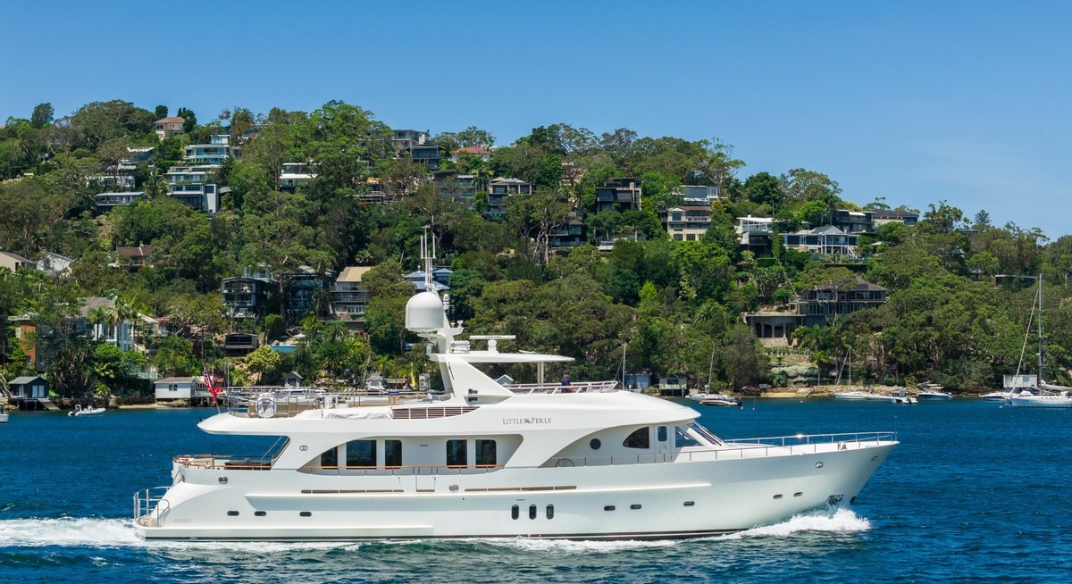 LITTLE PERLE yacht charter 2