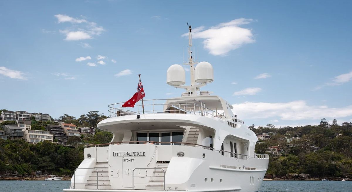 LITTLE PERLE yacht charter 4
