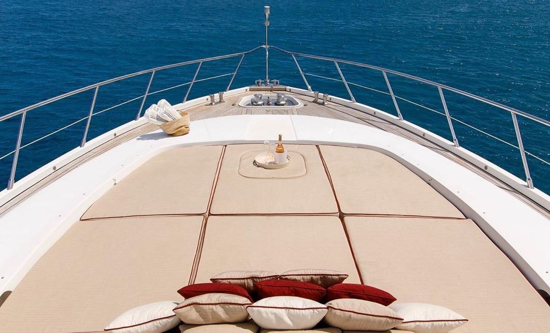 LITTLE ZOE yacht charter 2