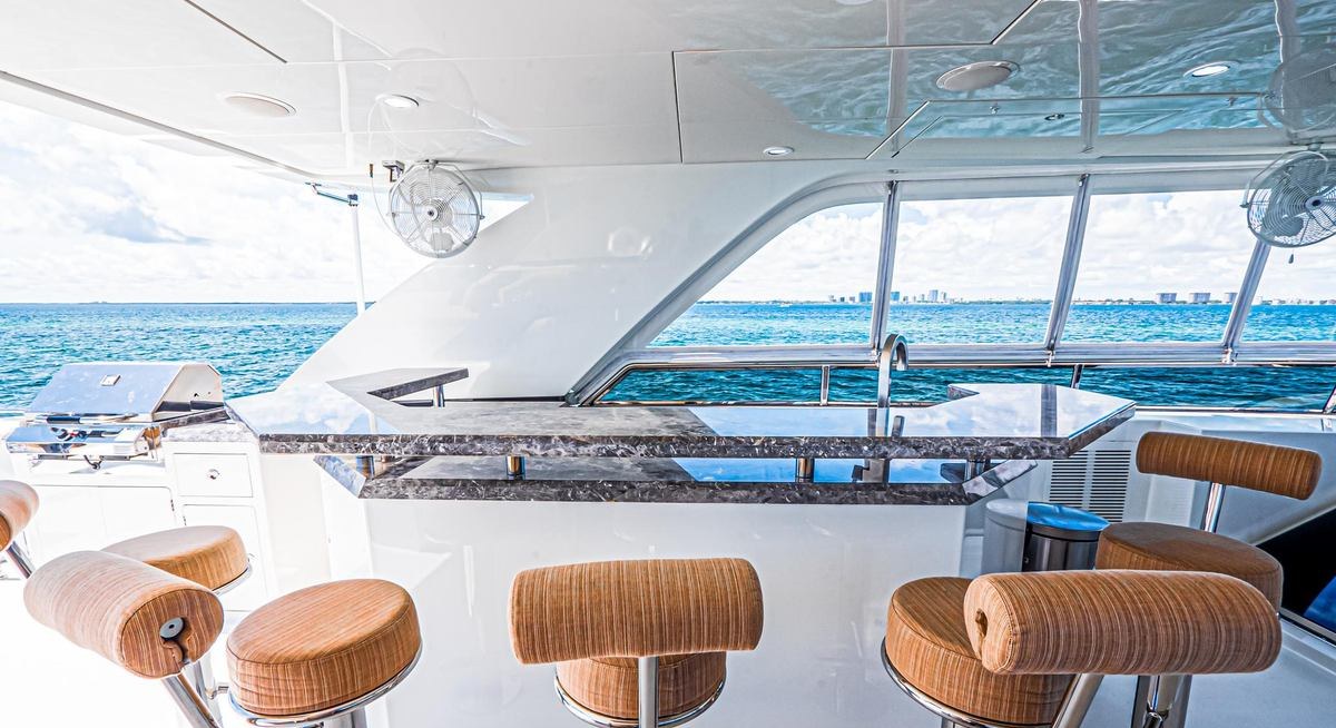 LIVE MAS yacht charter 4