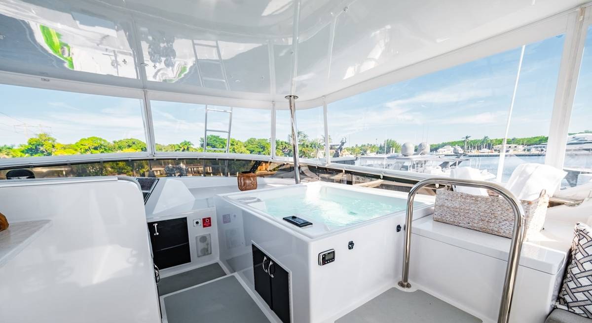 LONE STAR yacht charter 4