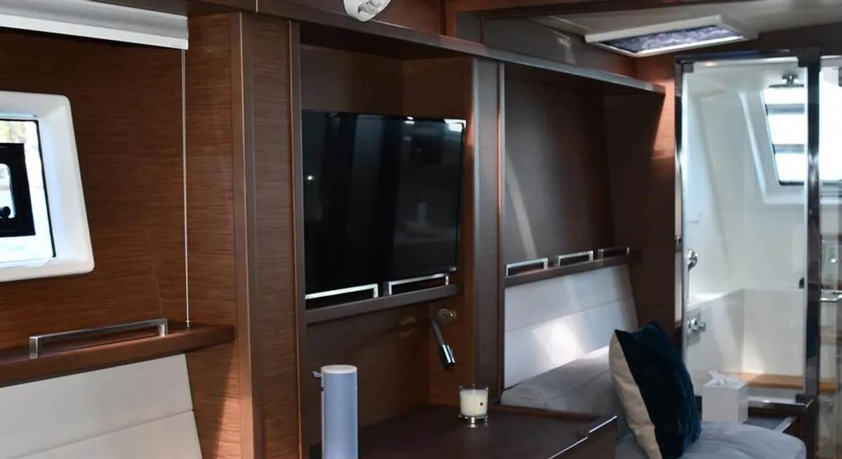 LONG MONDAY yacht charter 4