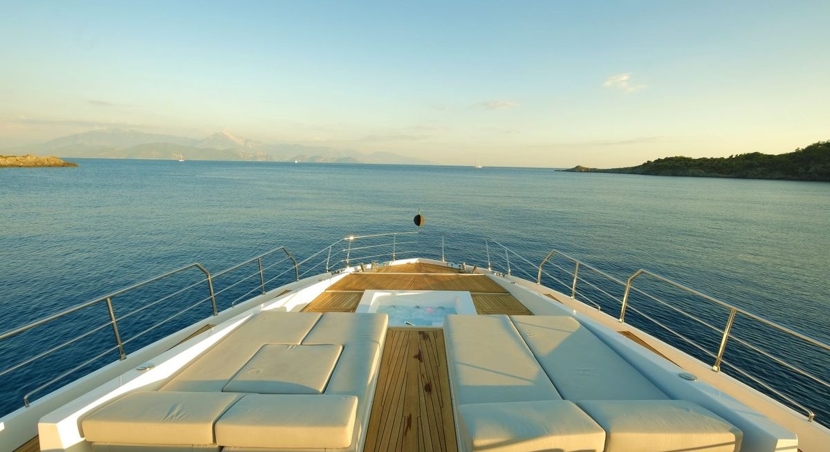 LOVE T yacht charter 2