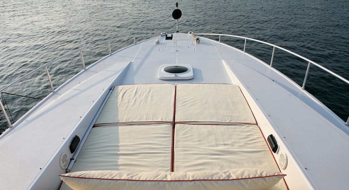 LUCE ONE yacht charter 2