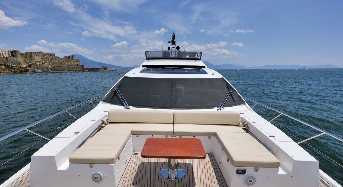 LUCE yacht charter 2
