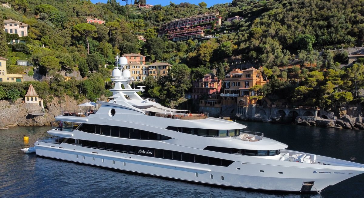 LUCKY LADY yacht charter 1