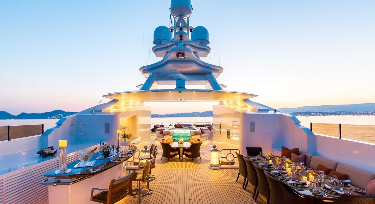 LUCKY LADY yacht charter 2