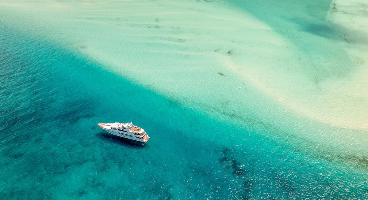 LUCY yacht charter 5