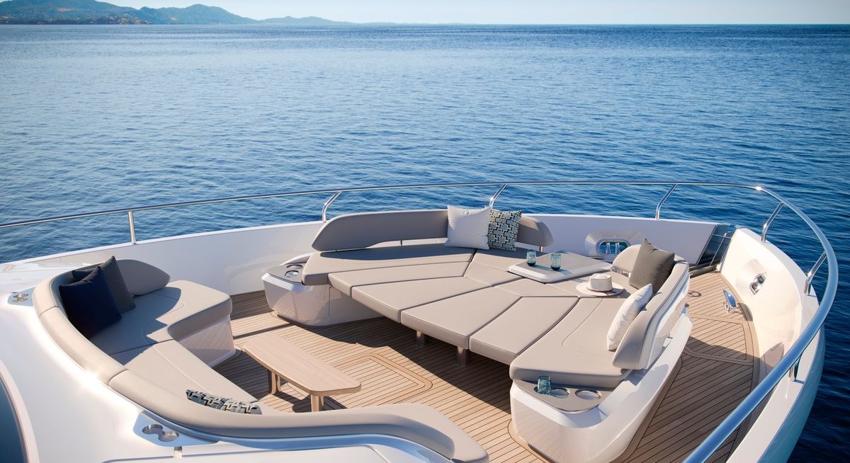 LUMI yacht charter 2