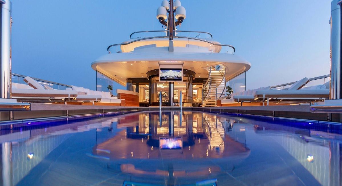 LUNASEA yacht charter 2