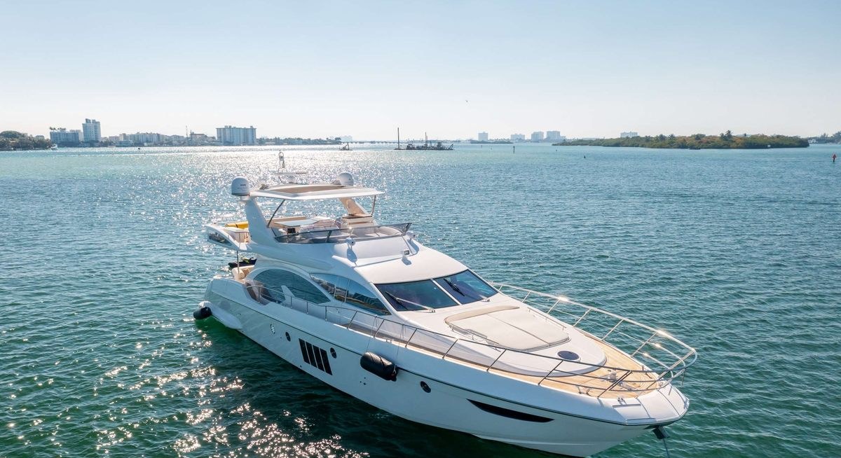 LUPO II yacht charter 1