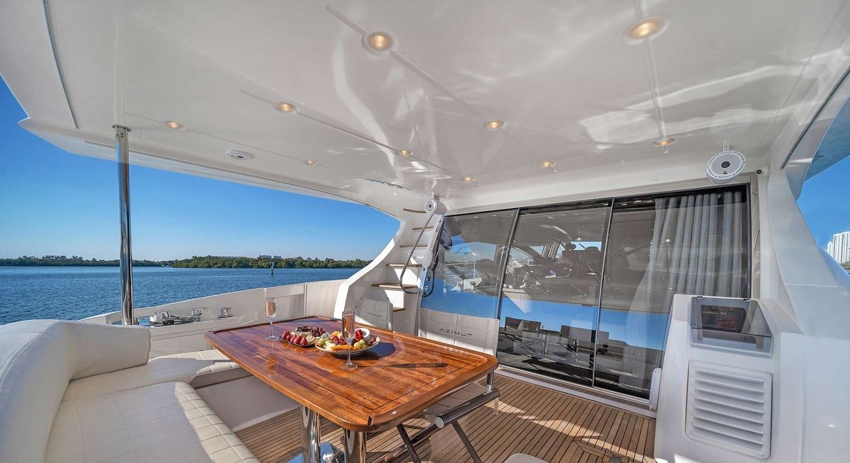 LUPO yacht charter 5