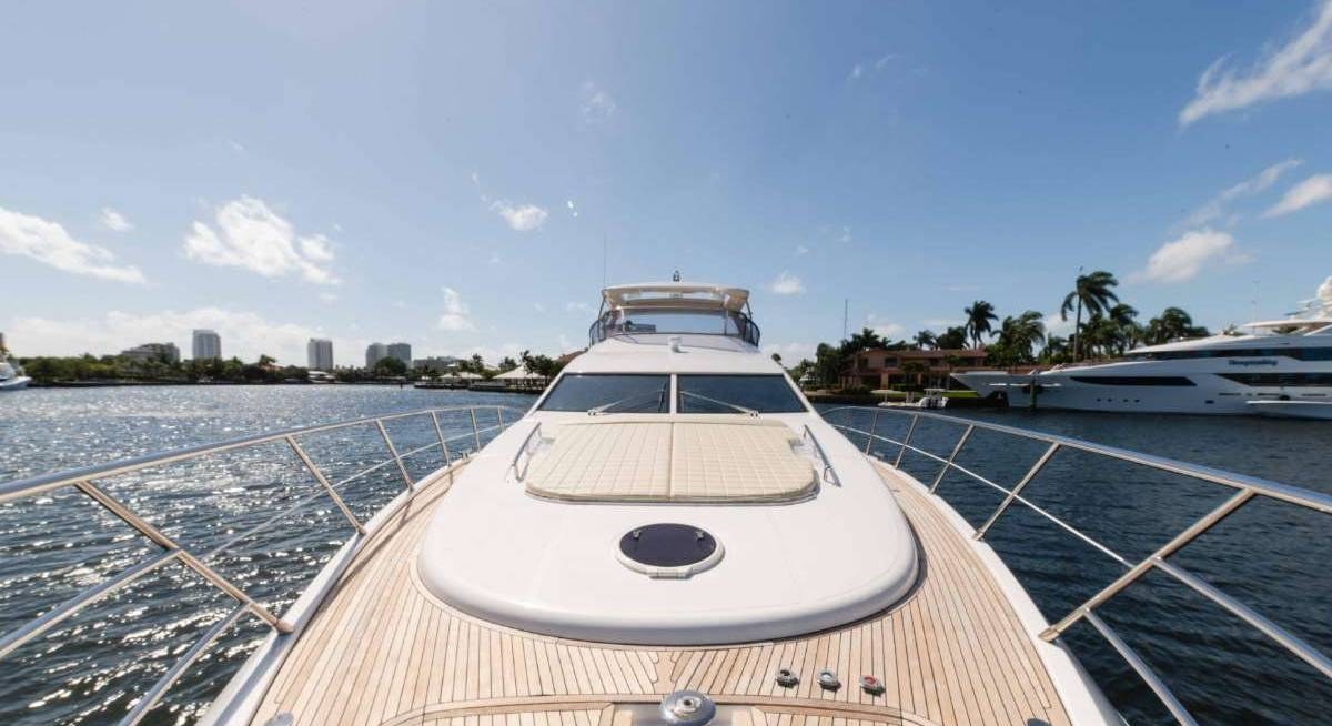 LUPO yacht charter 2