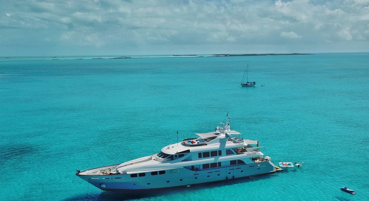 M3 yacht charter 1