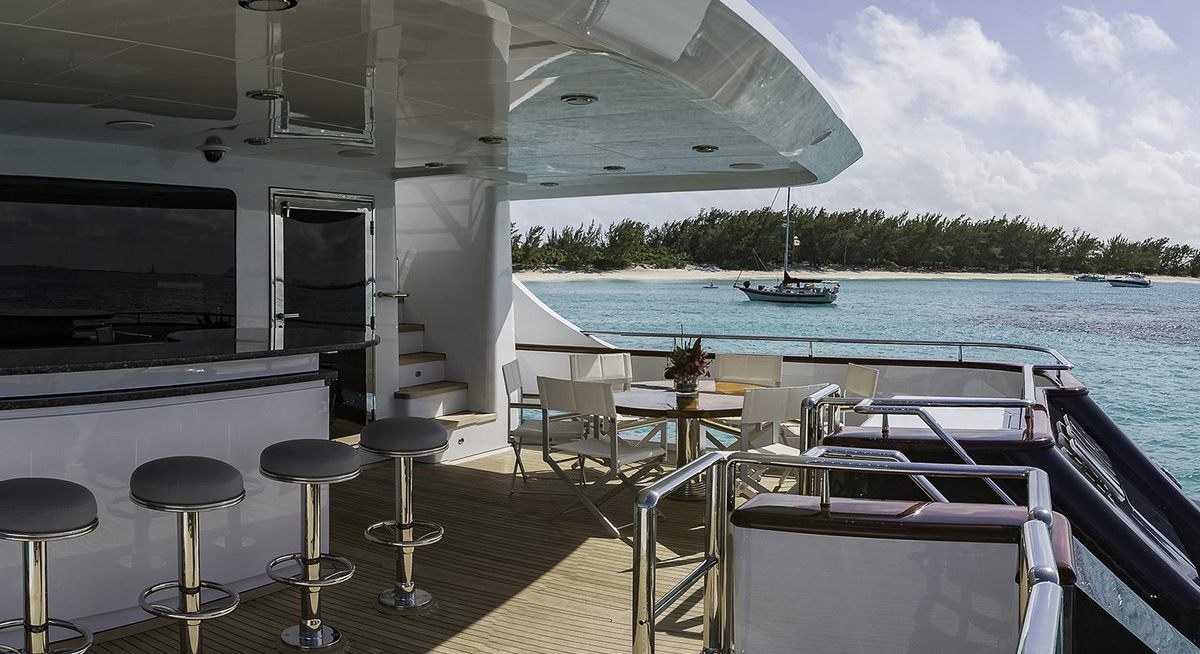 M3 yacht charter 3