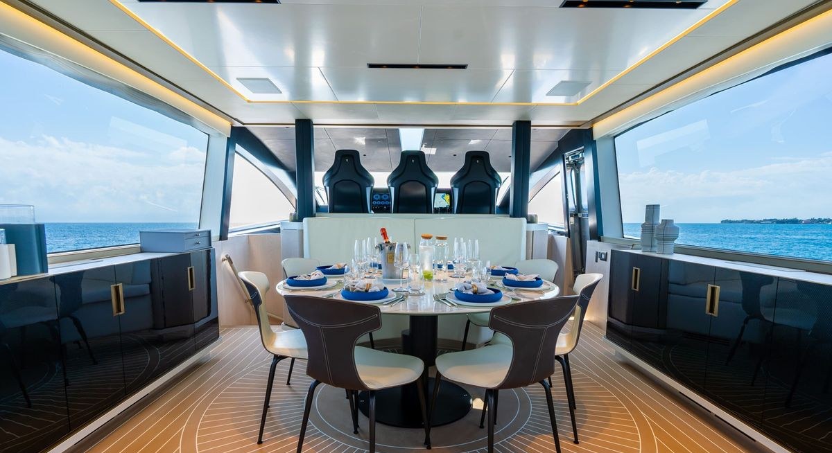 M7 yacht charter 5