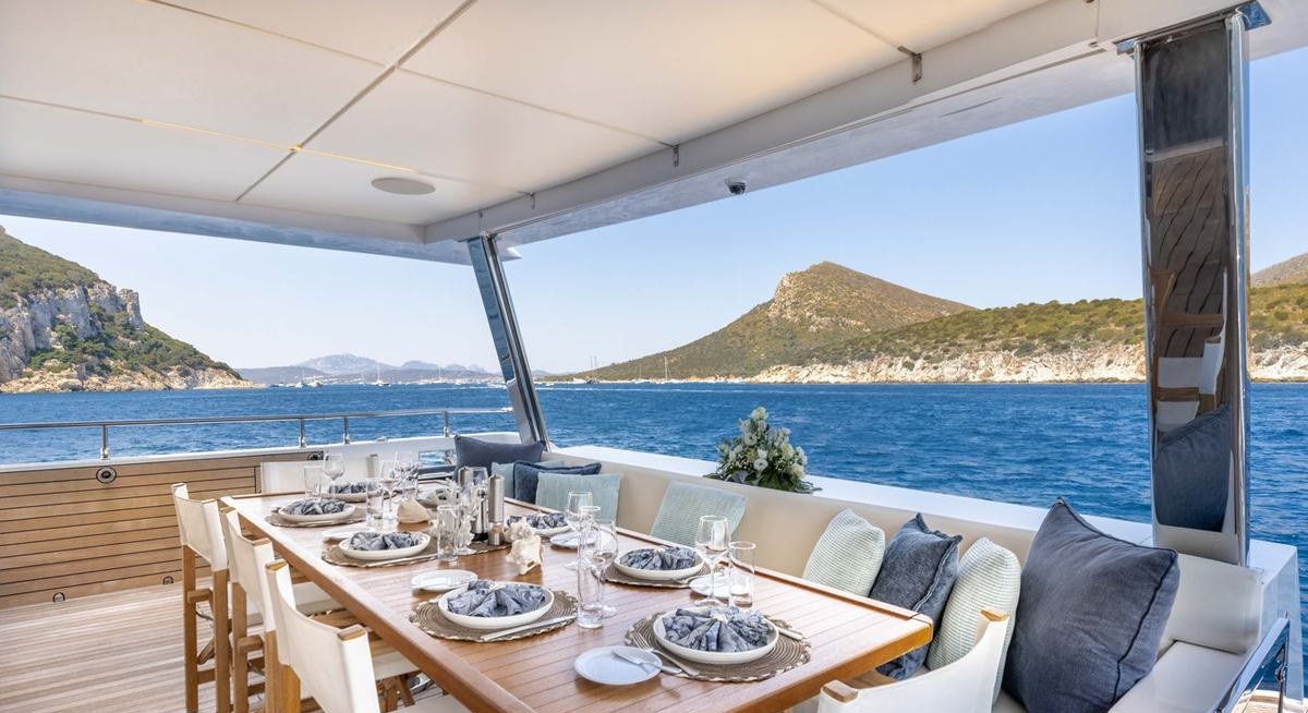 MAD DAY yacht charter 4