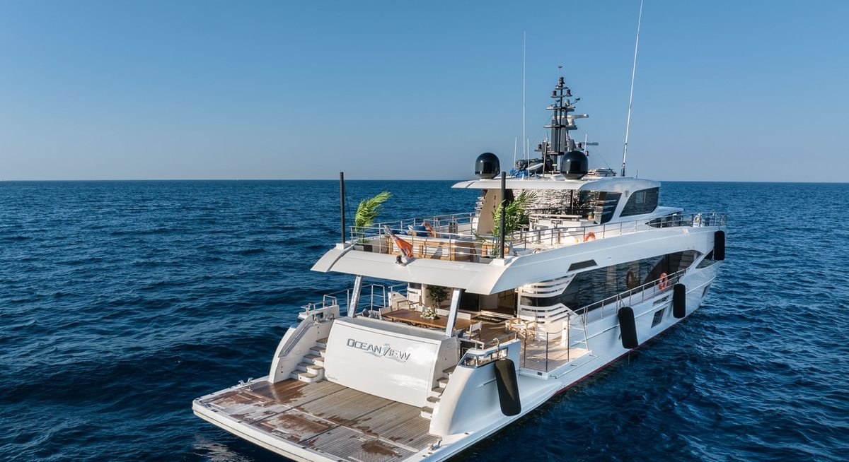 MAD DAY yacht charter 5