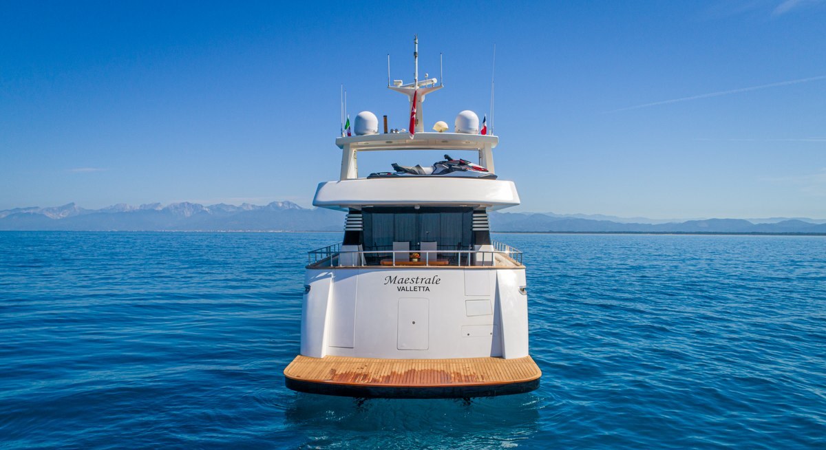 MAESTRALE yacht charter 5