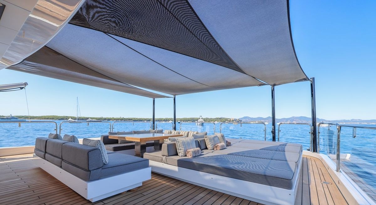 MAGNA GRECIA yacht charter 3