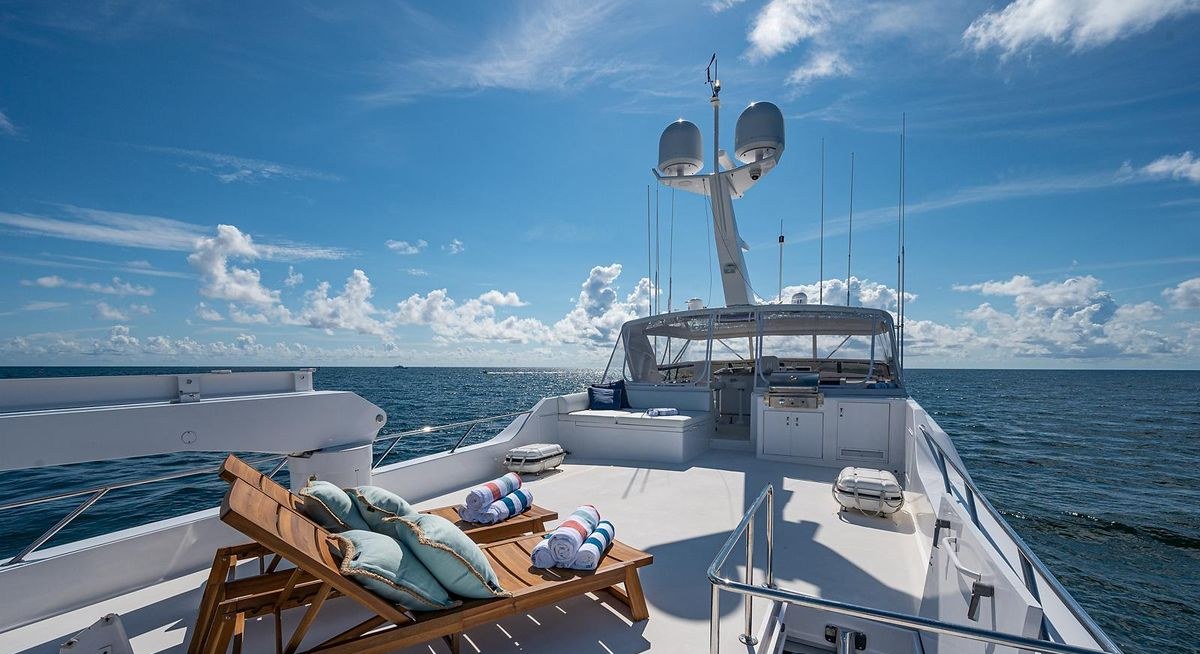 MAGNUM RIDE yacht charter 3