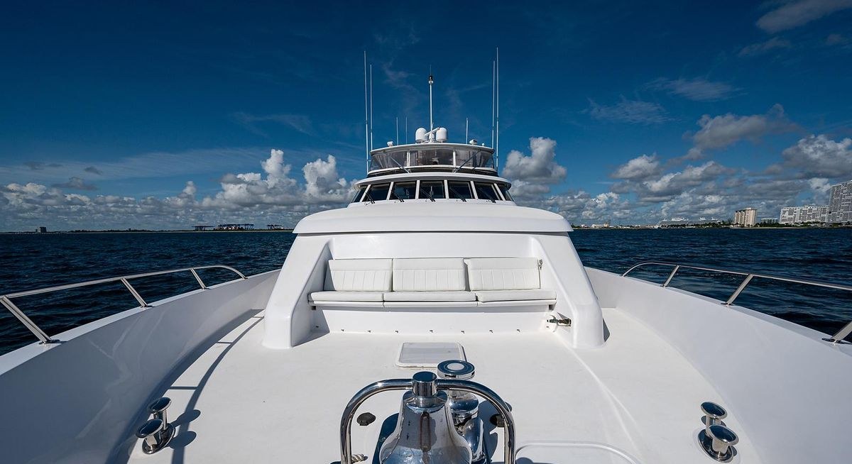 MAGNUM RIDE yacht charter 2